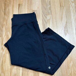 Lululemon Wide Leg Cropped Capris Pants With Zipper Pocket